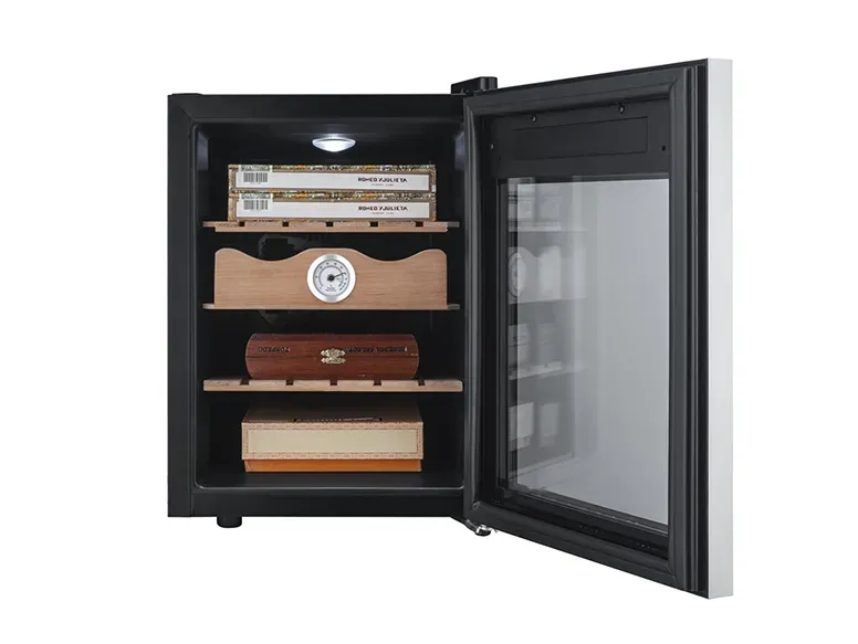 Do electric cigar humidors need water?